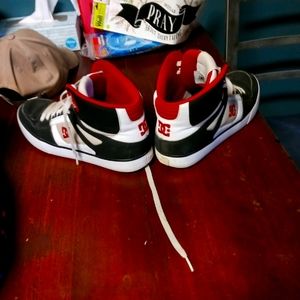 DC shoes